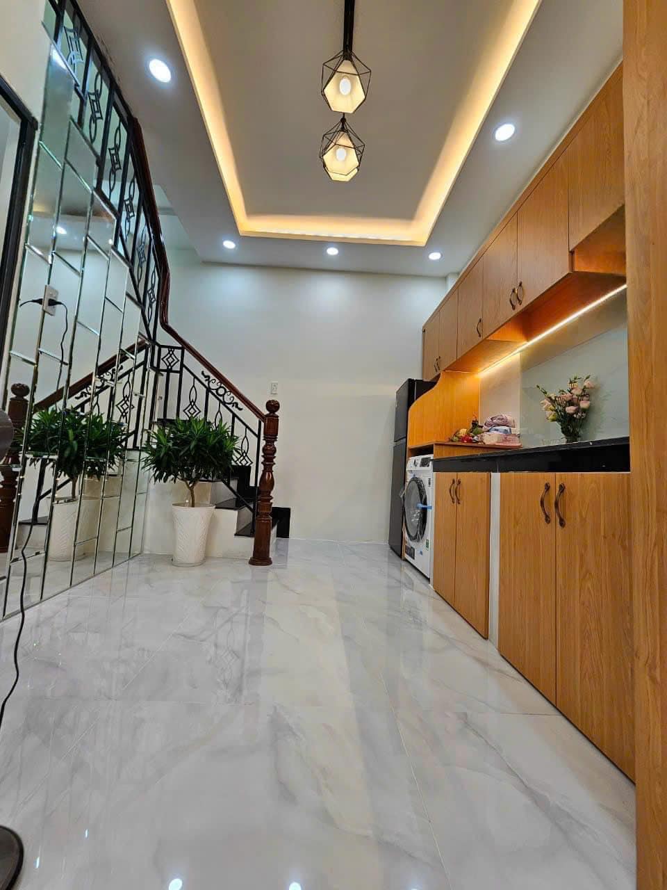 Nhà đẹp thiết kế hiện đại,HXH,50m2,tặng nội thất sang xịn đường Nguyễn Văn Đậu,phường 11,quận Bình Thạnh